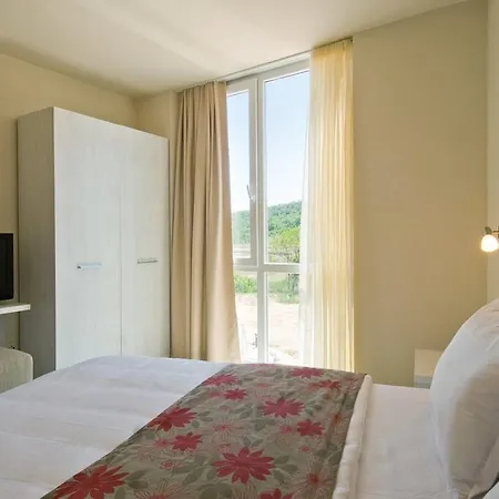 South Pearl Apartment